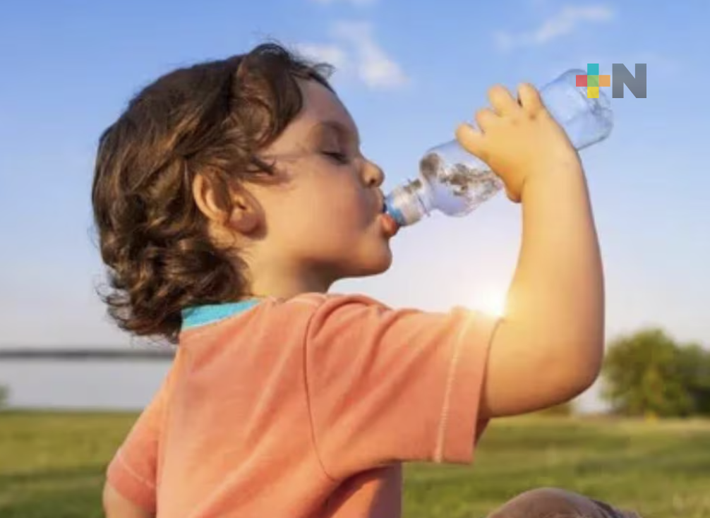 Infantes y adultos mayores deben tener atención especial ante ola de calor